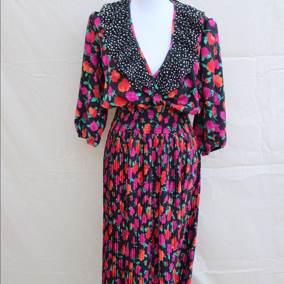 Dresses & Skirts - 🌸SOLD🌸 Vint. Lovely 80s Diane Freis Floral Dress